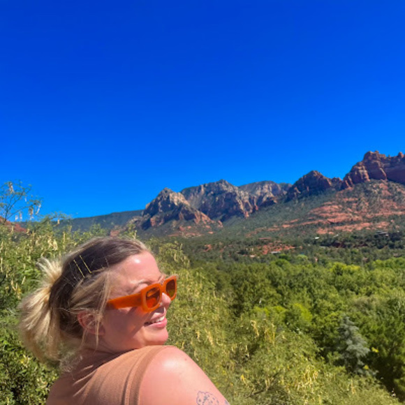 Meet your Posher, Madi - Picture 1 of 1